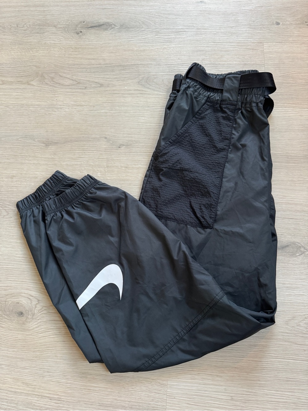 Nike Sportswear Woven Swoosh Pants Black Women’s Medium Belted Cargo Joggers